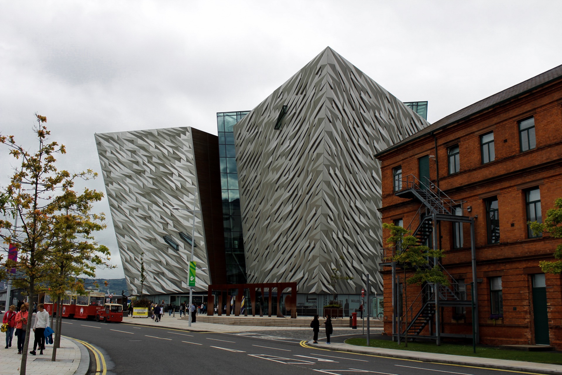 5 Places to Visit in Belfast